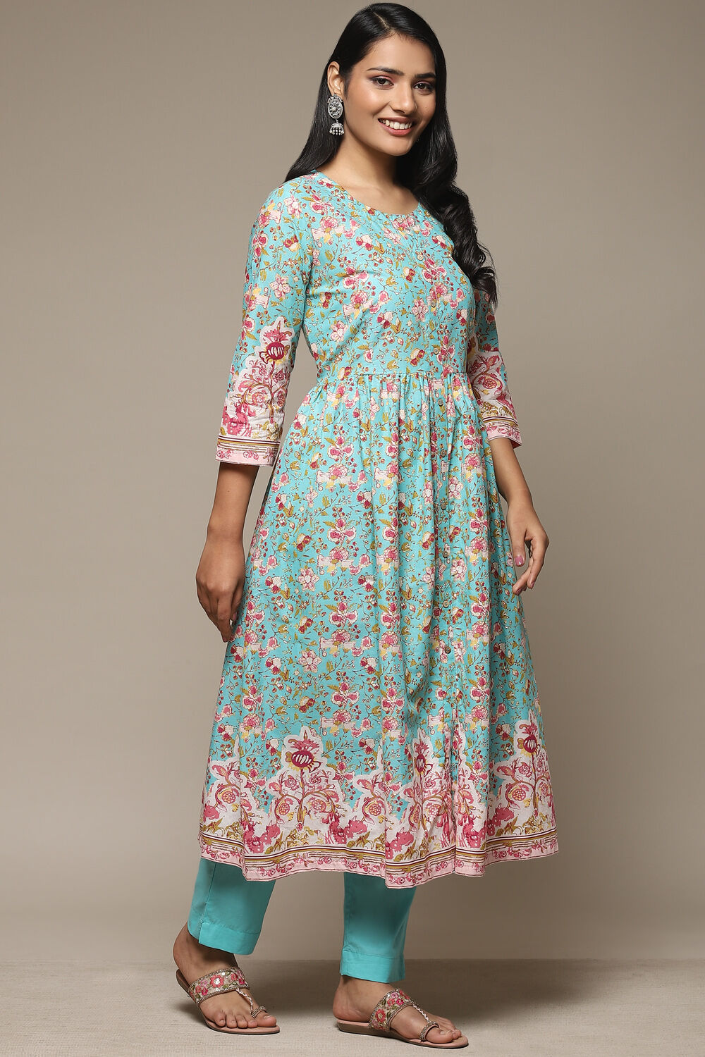 Blue Cotton Gathered Kurta Pants 2 Piece Set image number 5