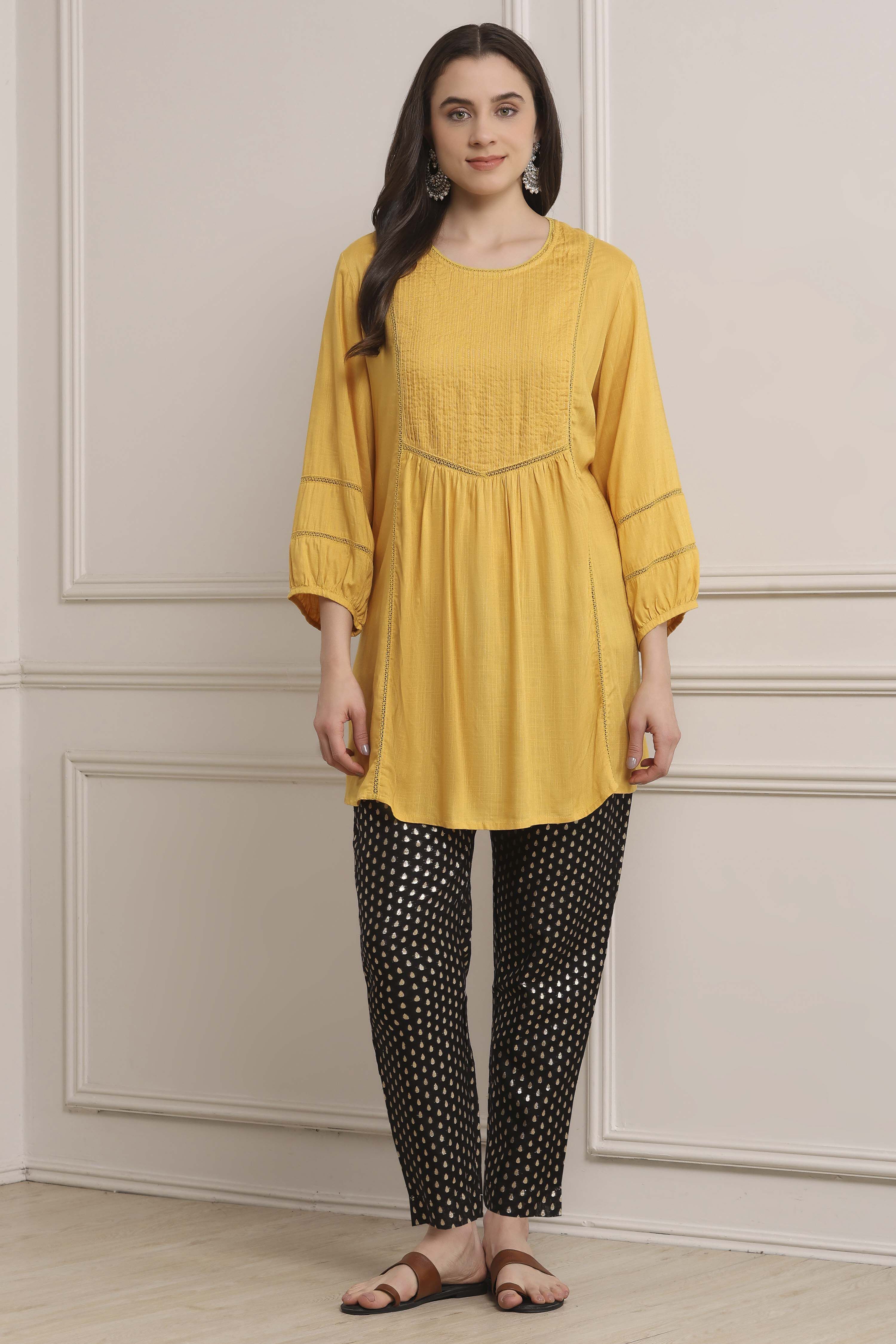 Yellow Viscose Rayon Straight Kurta Pants Set image number 6