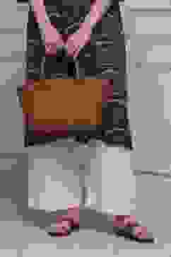 Tan PU Handbag image number 8