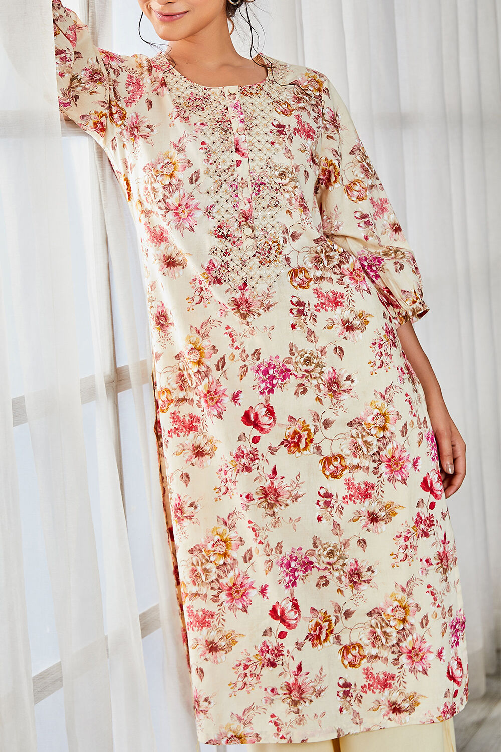Beige & Pink Cotton Floral Printed Straight Kurta image number 1
