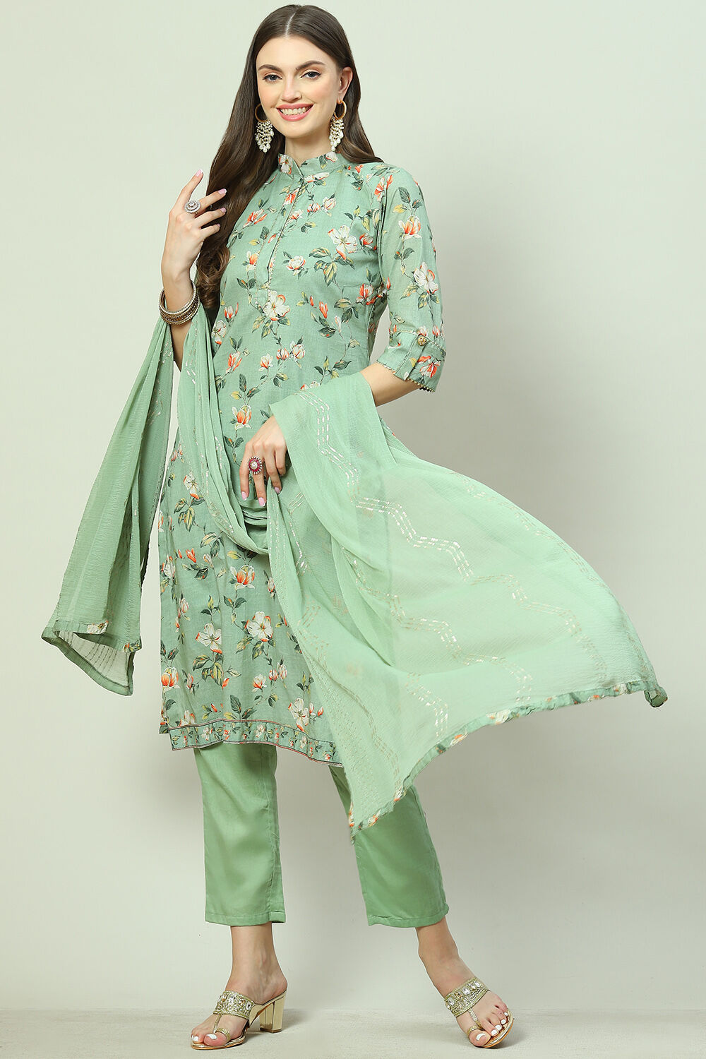 Green Crepe Unstitched Suit Set image number 6