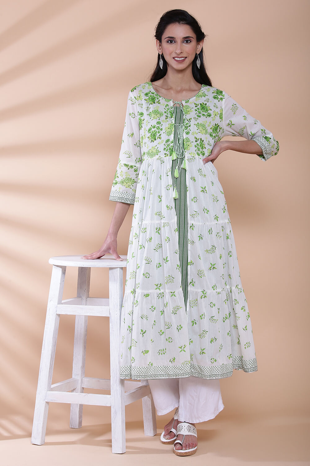 White And Green Cotton Double Layered Kurta image number 7