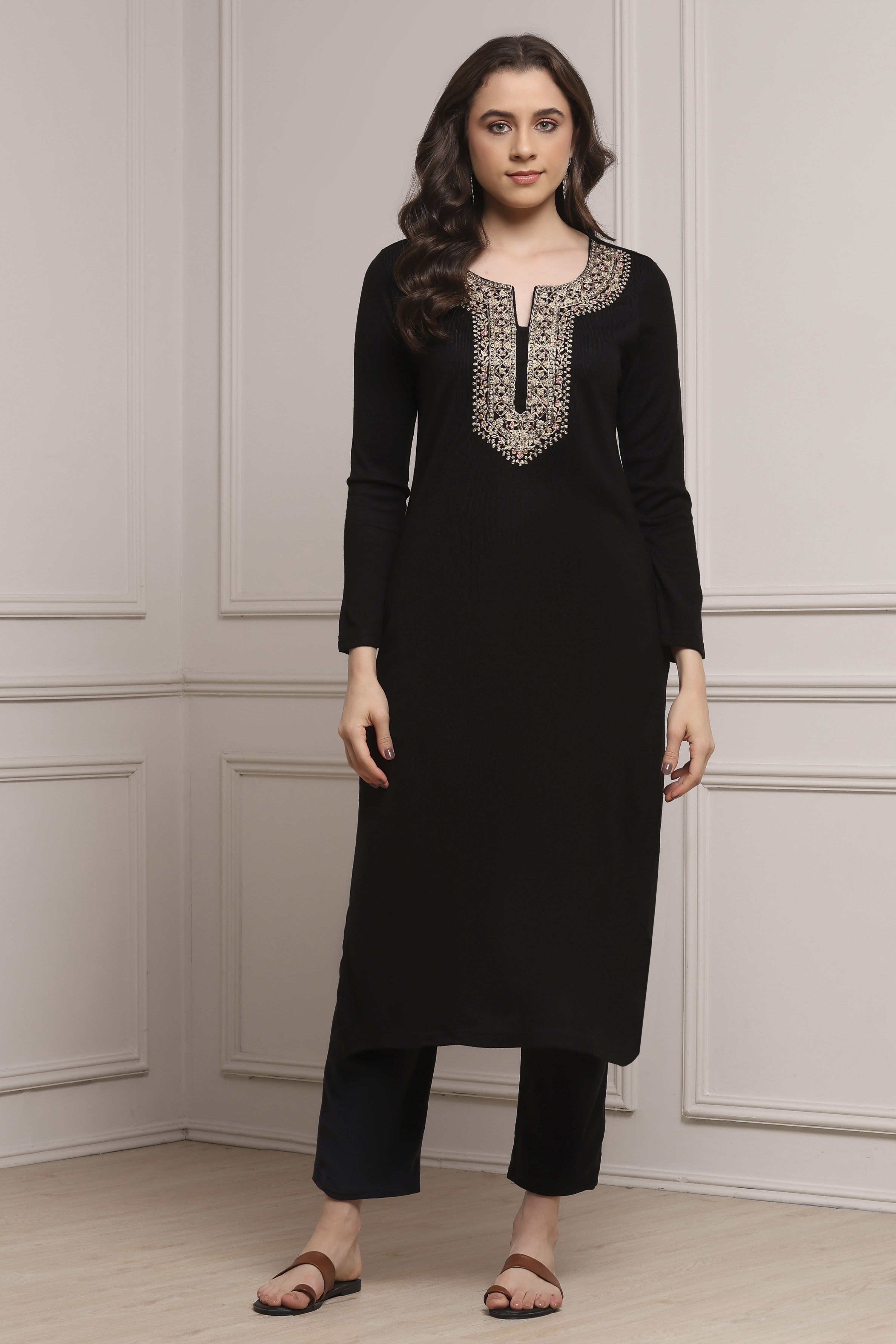 Black Acrylic Solid Straight Winter Kurta image number 5