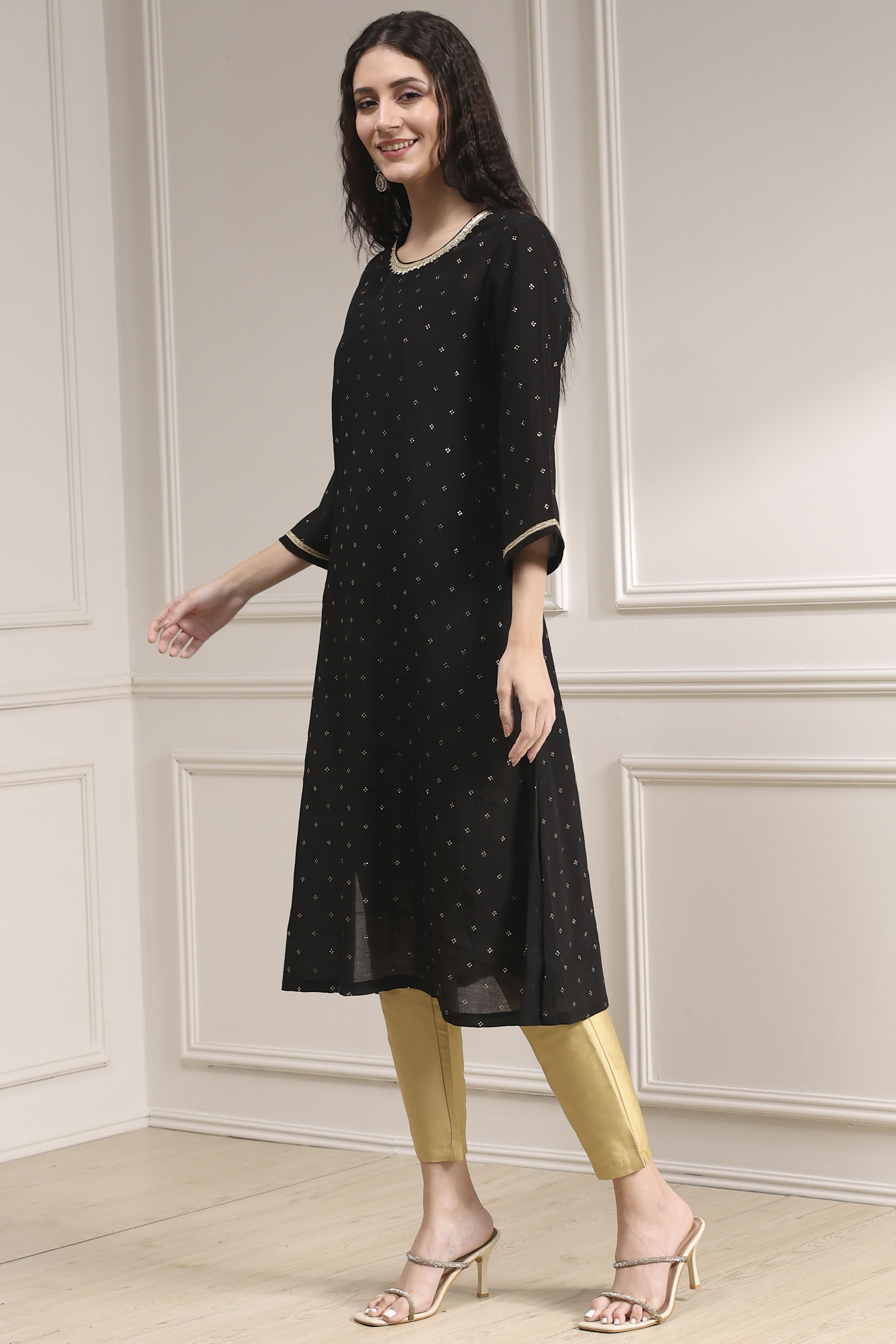 Nude-Toned Metallic Pattern Straight Kurta image number 2