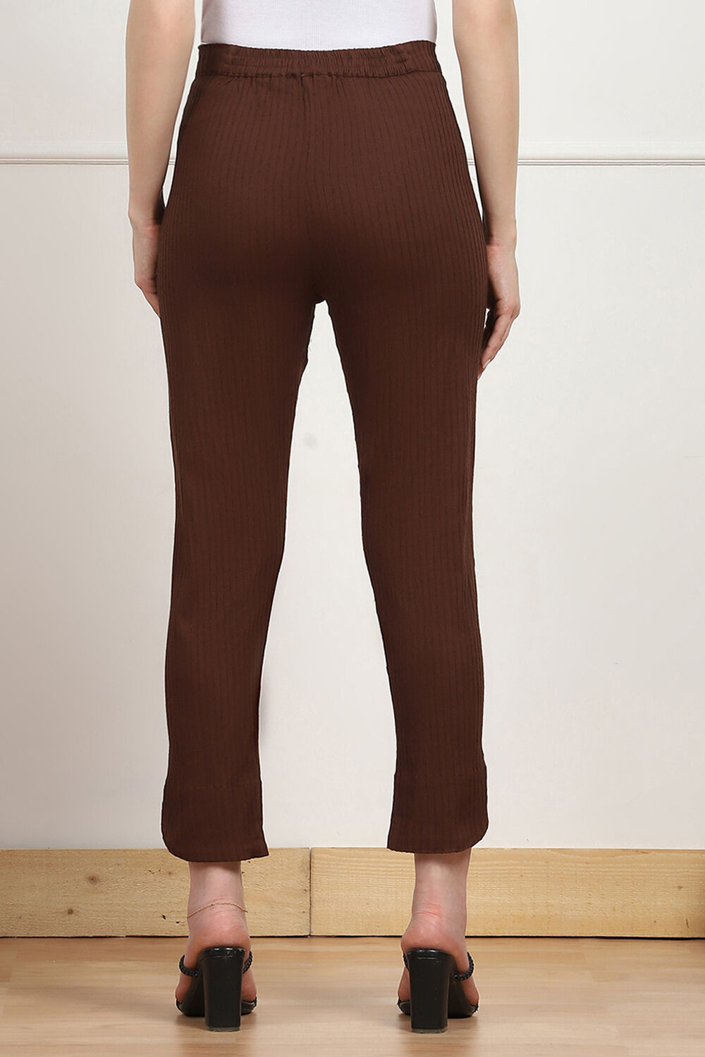 Burgundy Cotton Solid Jeggings image number 5