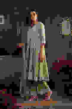 Light Green Organza Embroidered Kalidar Suit Set image number 3