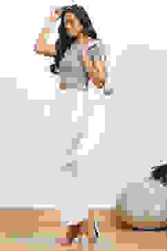 Beige Solid Stretchable Relaxed Fit Pants image number 0