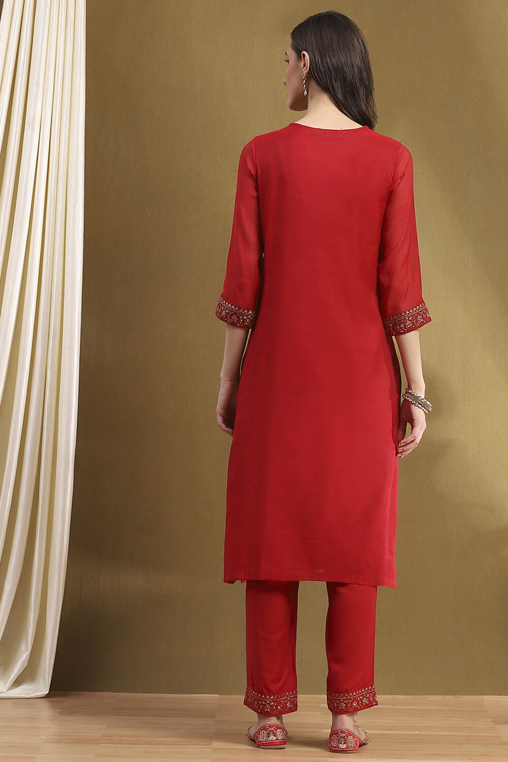 Red Embroidered Festive Straight Suit Set image number 4