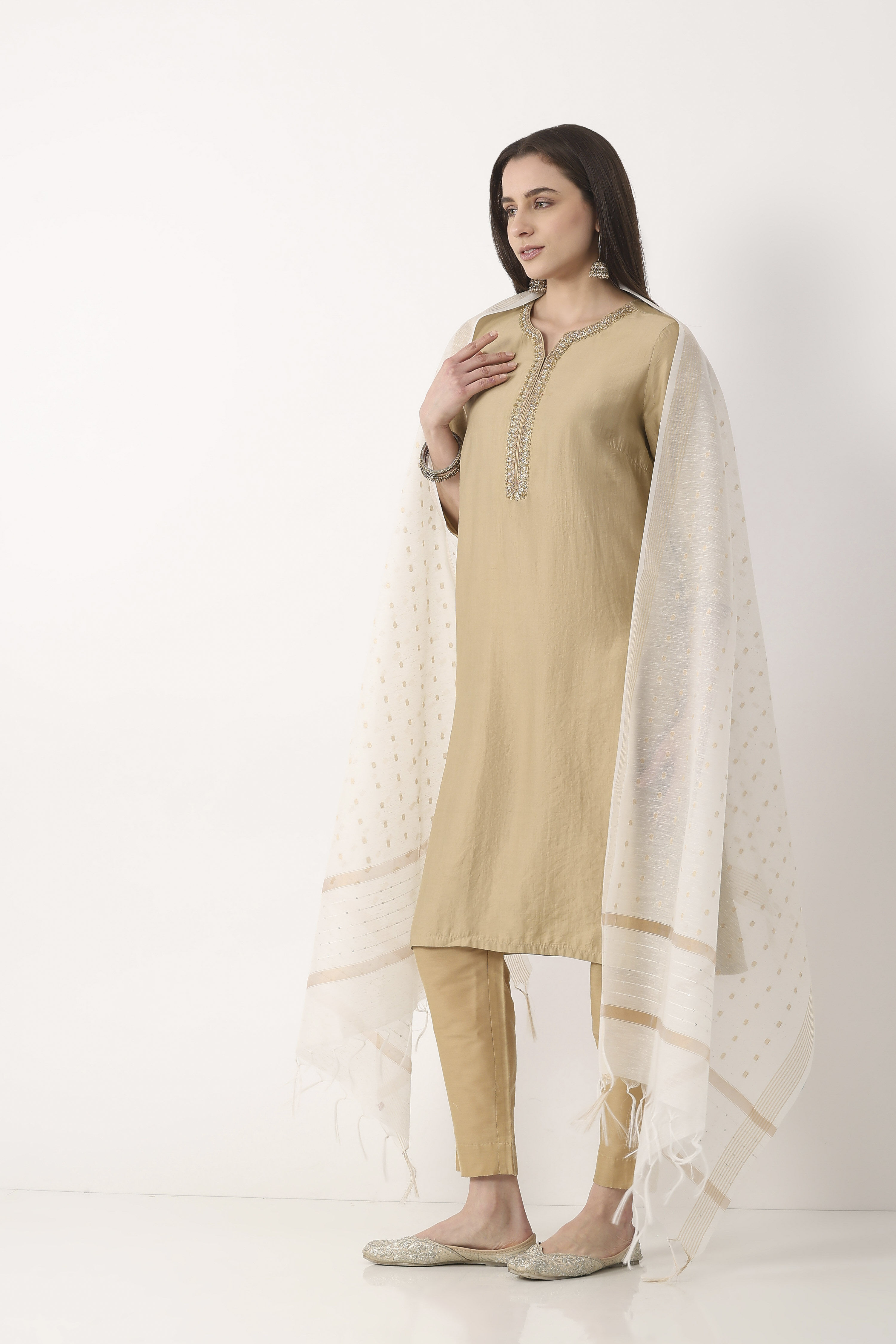 White Art Silk Dupatta image number 3