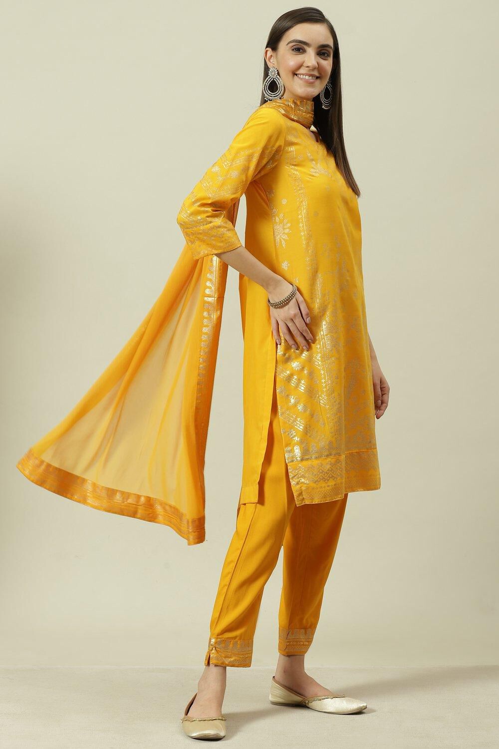 Pink Printed Straight Kurta Slim Pant Suit Set image number 6