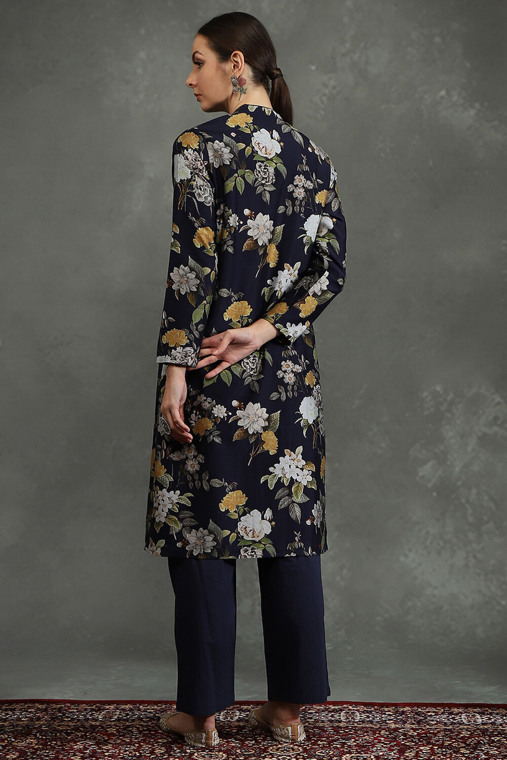 Indigo Silk Chanderi Floral Printed Straight Kurta Set image number 4