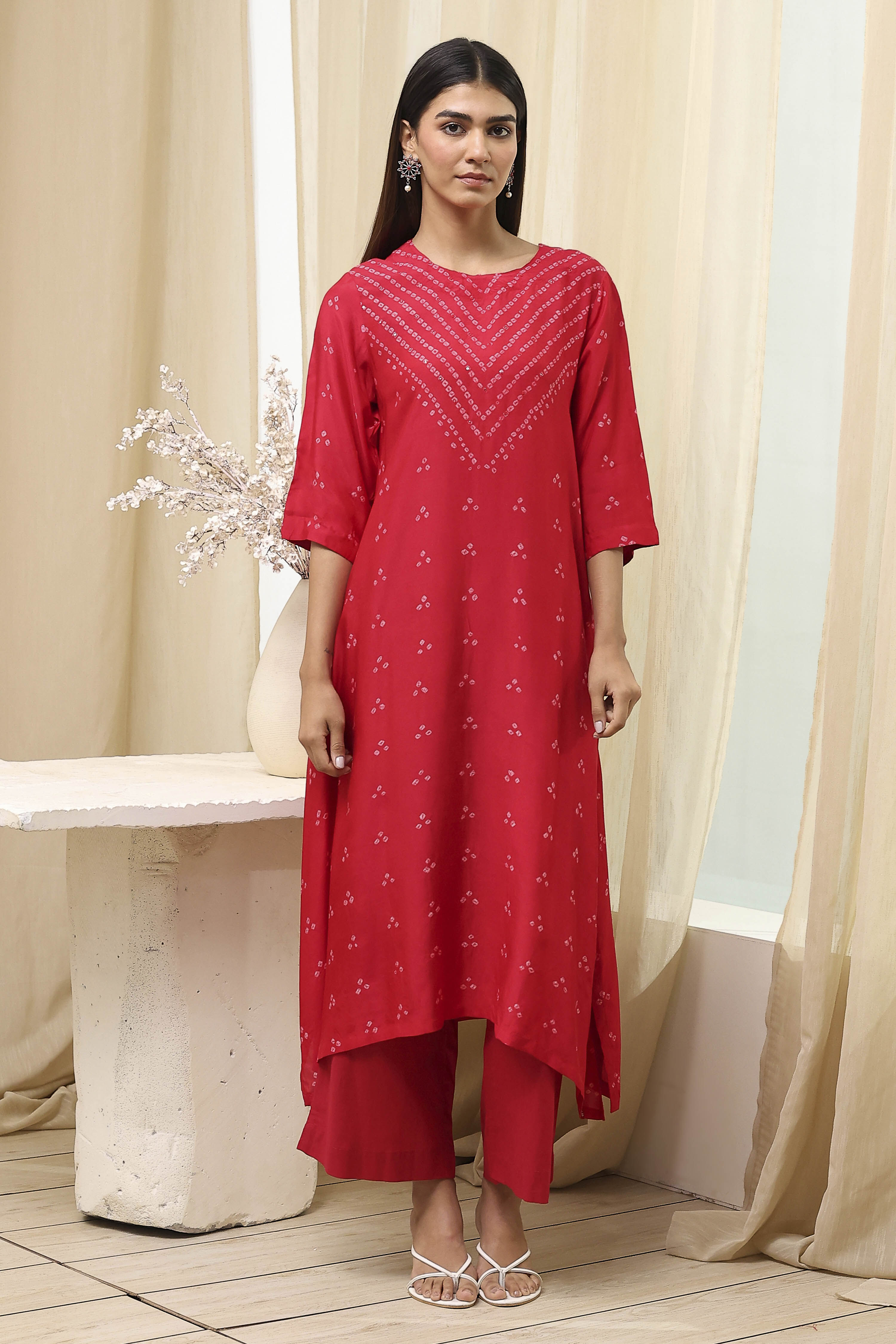 Red Shantoon Asymmetric Suit Set image number 6