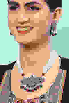 Pink Green Brass Necklace Set image number 1