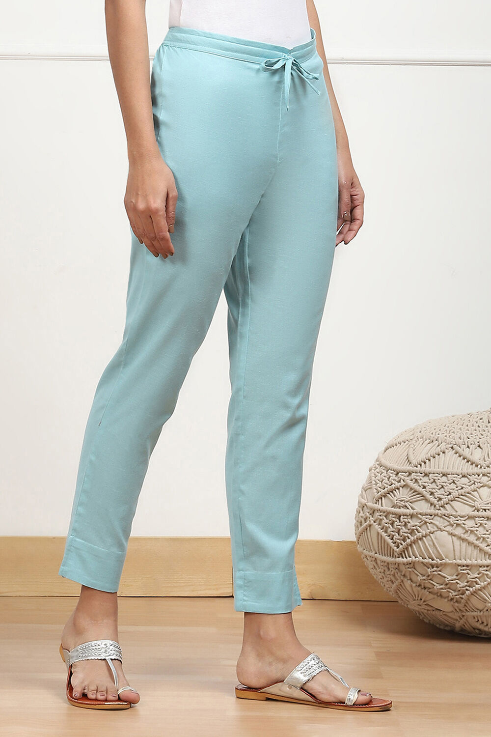 Rust Cotton Solid Regular Pants image number 3