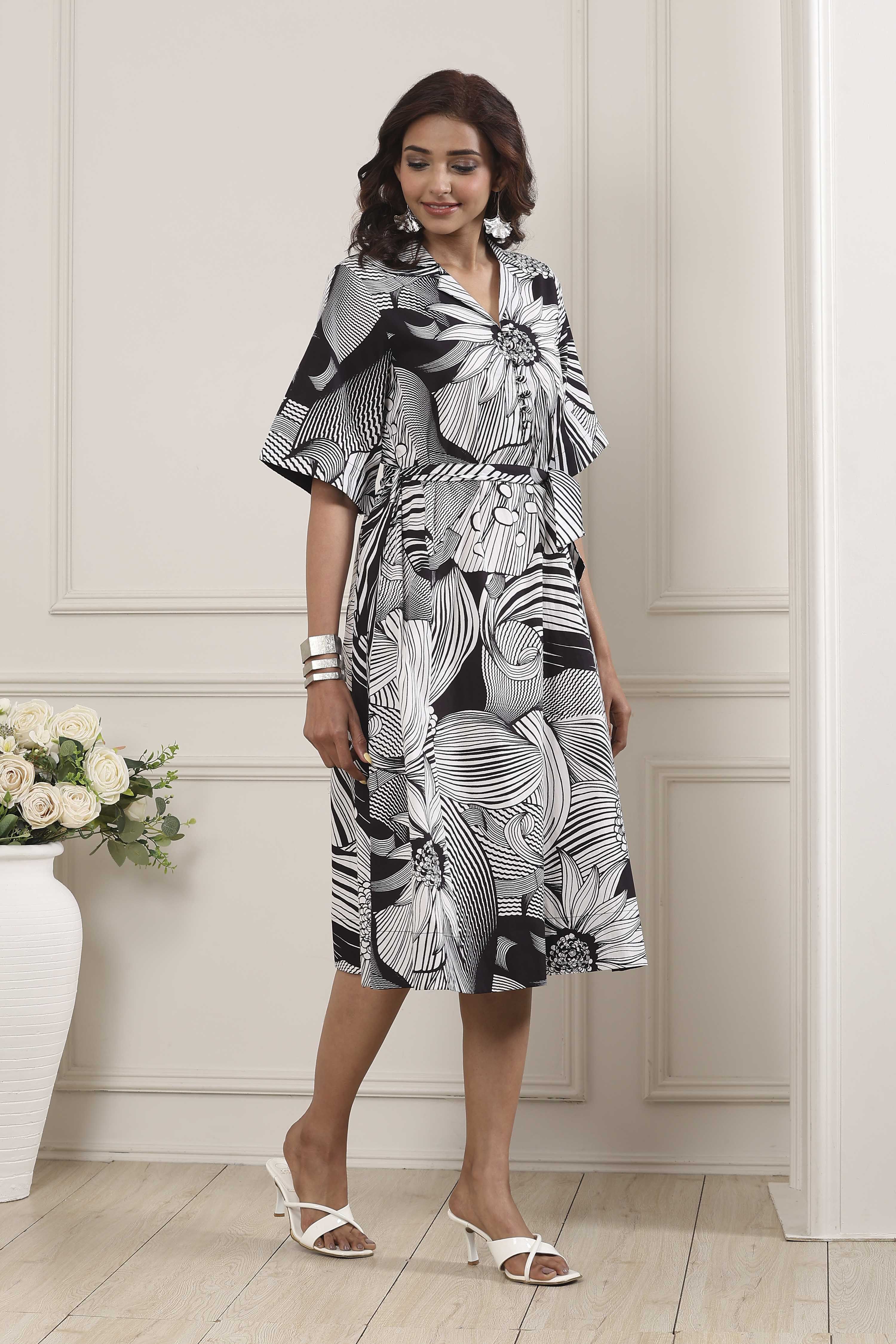 Black Cotton Poplin Flared Dress image number 4