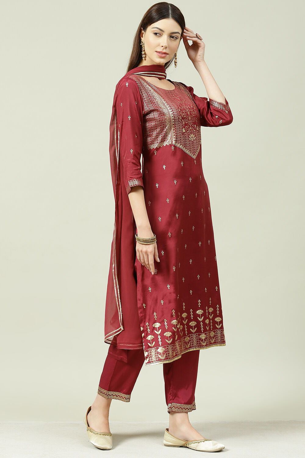 Wine Straight Kurta Regular Pants Suit Set image number 6