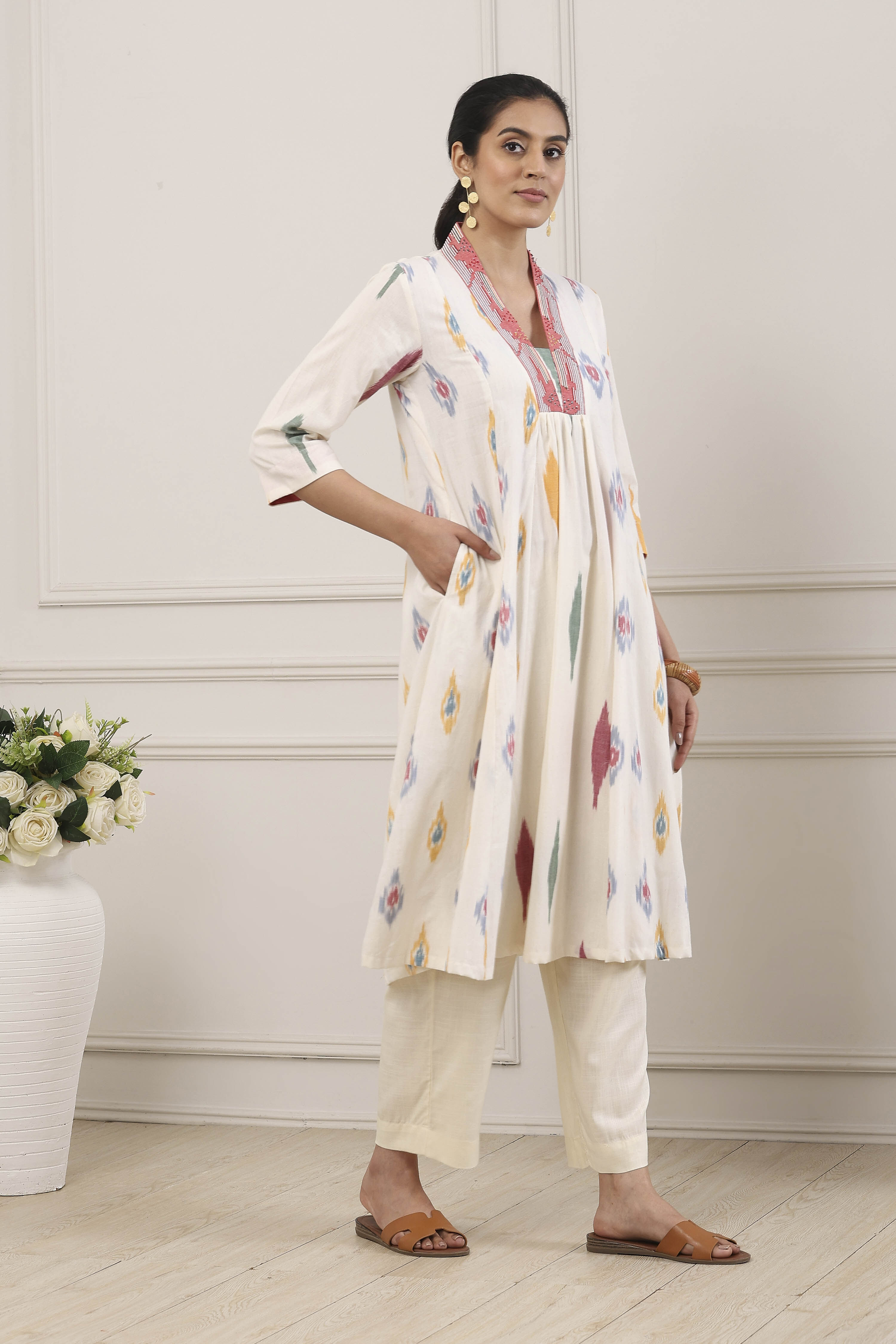 Off White Cotton Geometric Printed A-Line Kurta image number 4