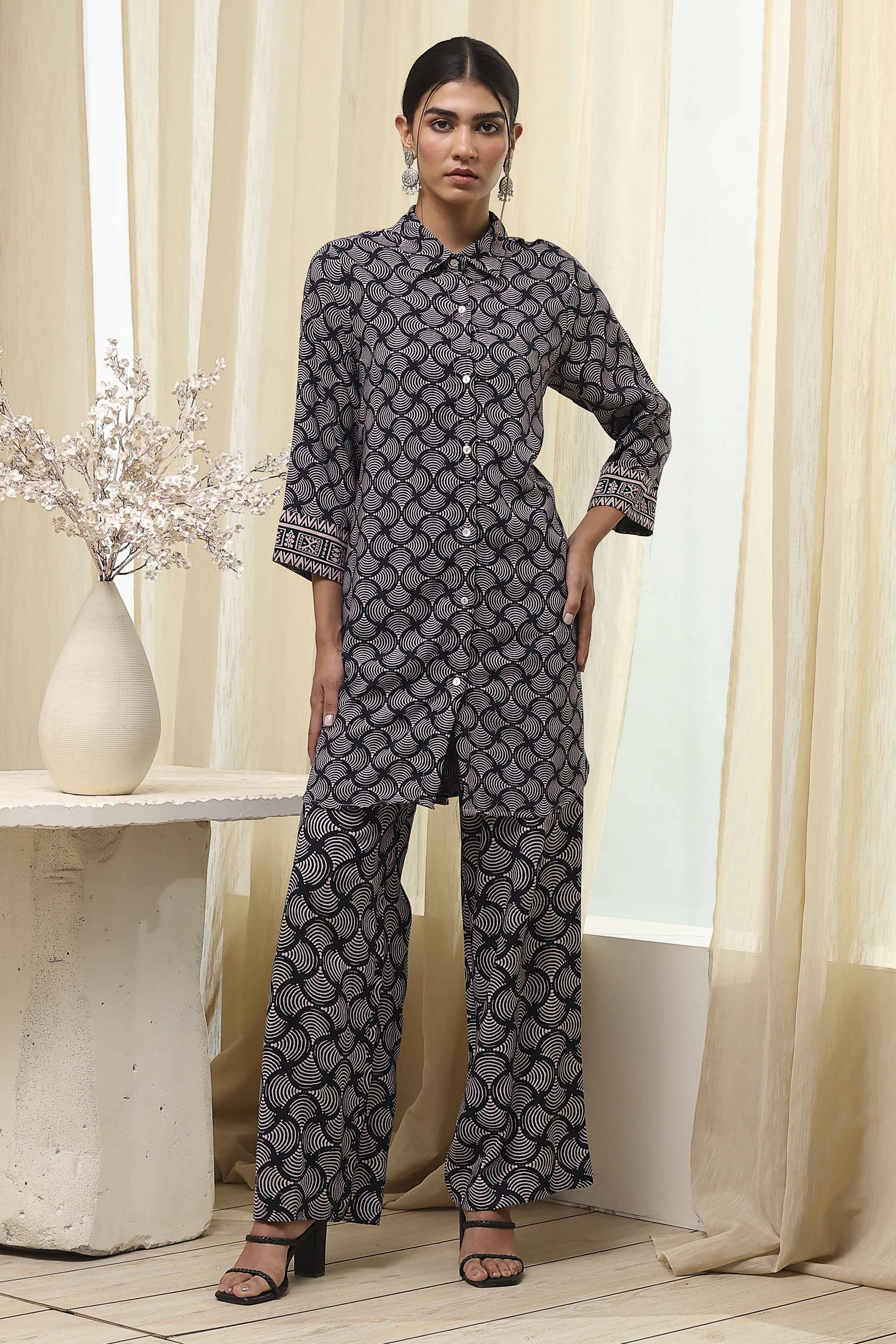 Black Printed Shirt-Style Straight Co-ord Set image number 6