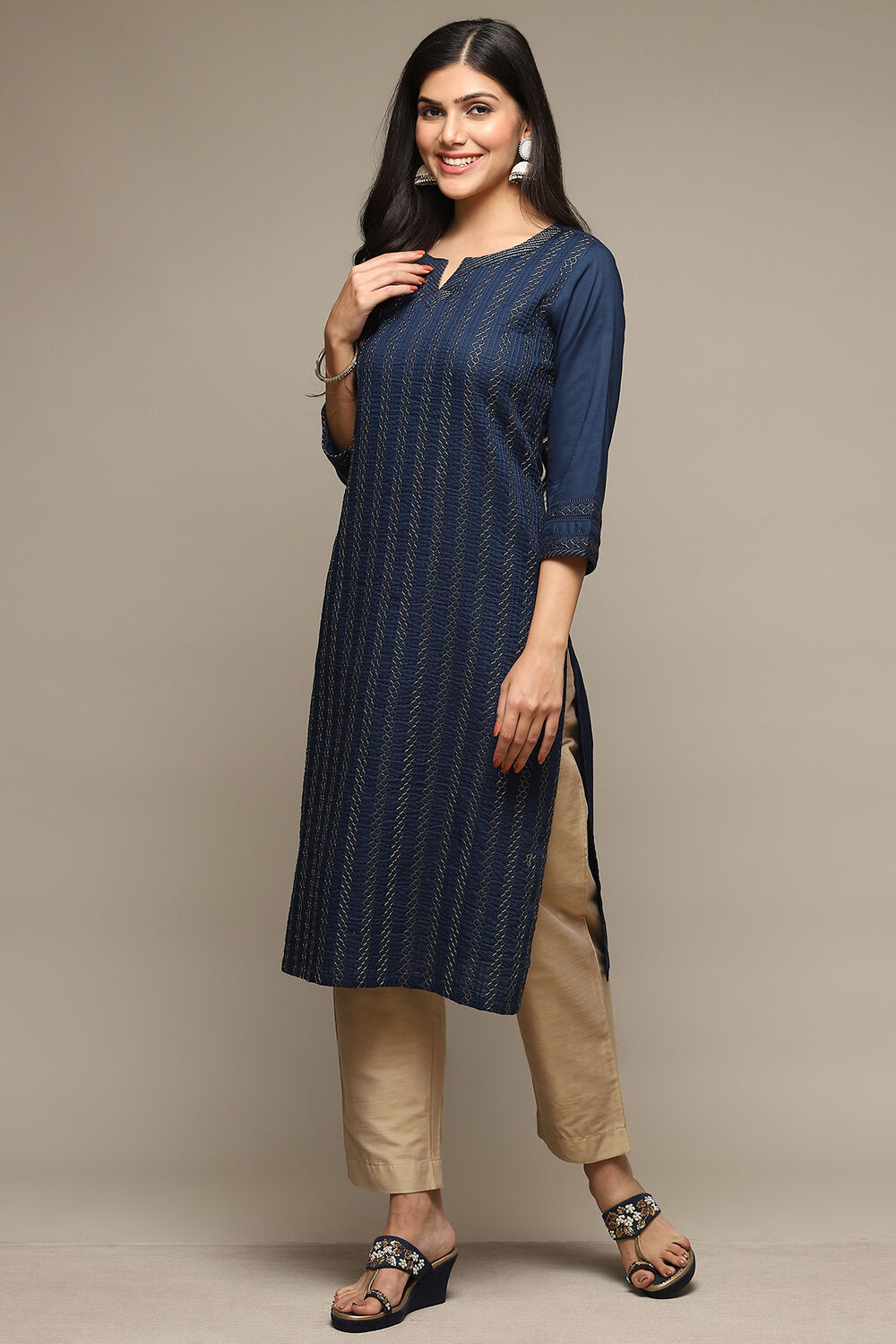 Off White Cotton Straight Kurta image number 2