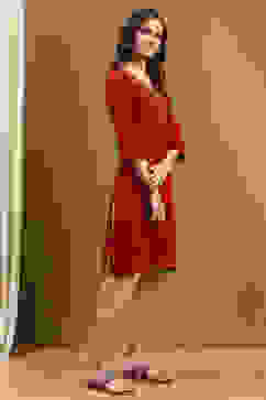 Deep Red Solid Gathered Straight Kurta image number 4