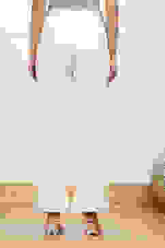 Beige Solid Stretchable Relaxed Fit Pants image number 5