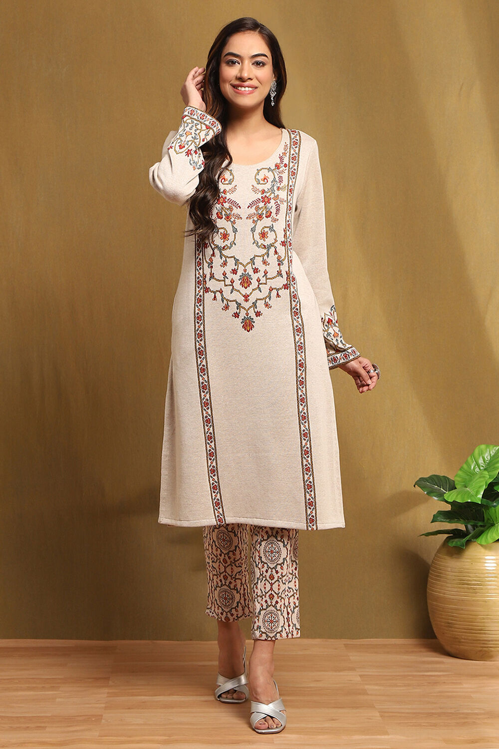 Ivory Jacquard Printed Straight Winter wear Kurta Set image number 6