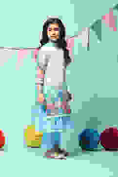 Off White Cotton Blend Straight Kurta Narrow Pants Suit Set image number 6