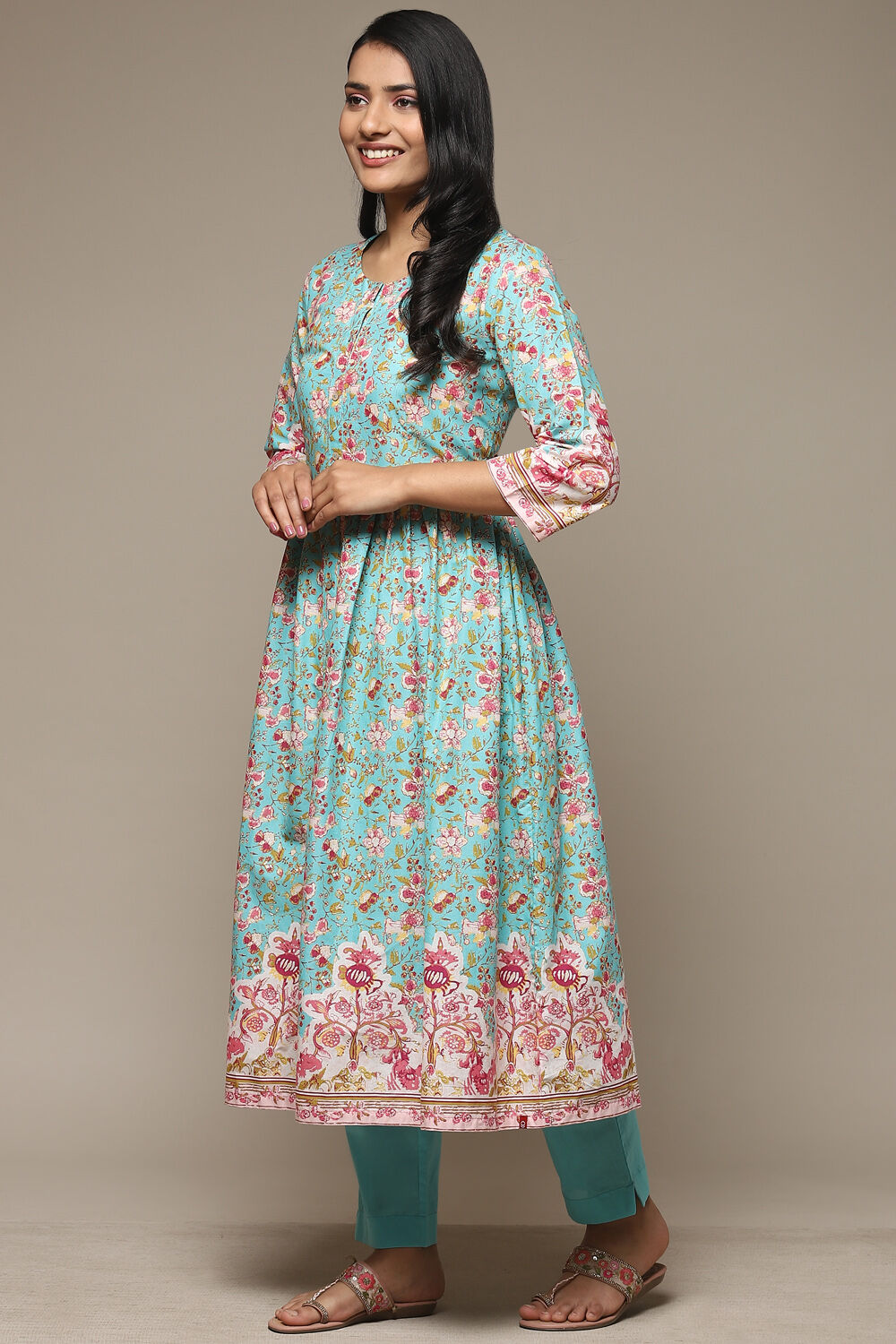 Blue Cotton Gathered Kurta Pants 2 Piece Set image number 3