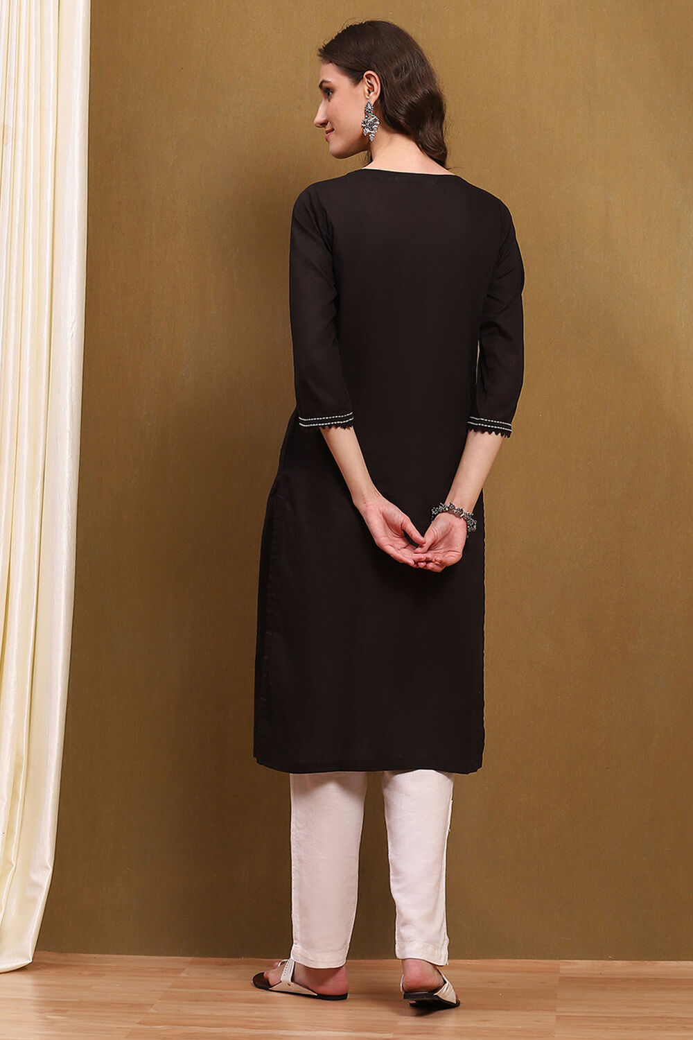 Beige Cotton Blend Solid Straight Kurta image number 3