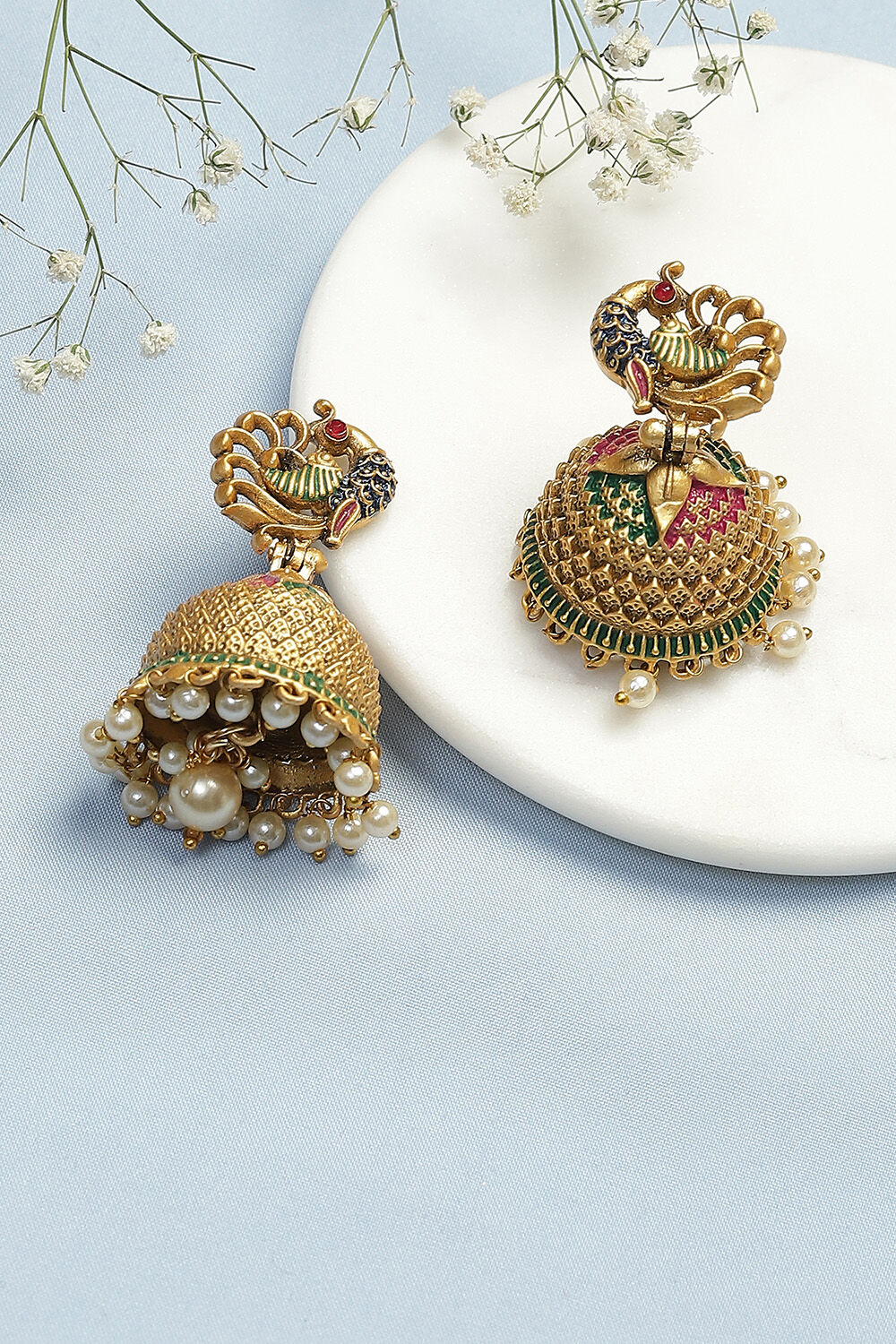 Gold Alloy Earrings image number 0