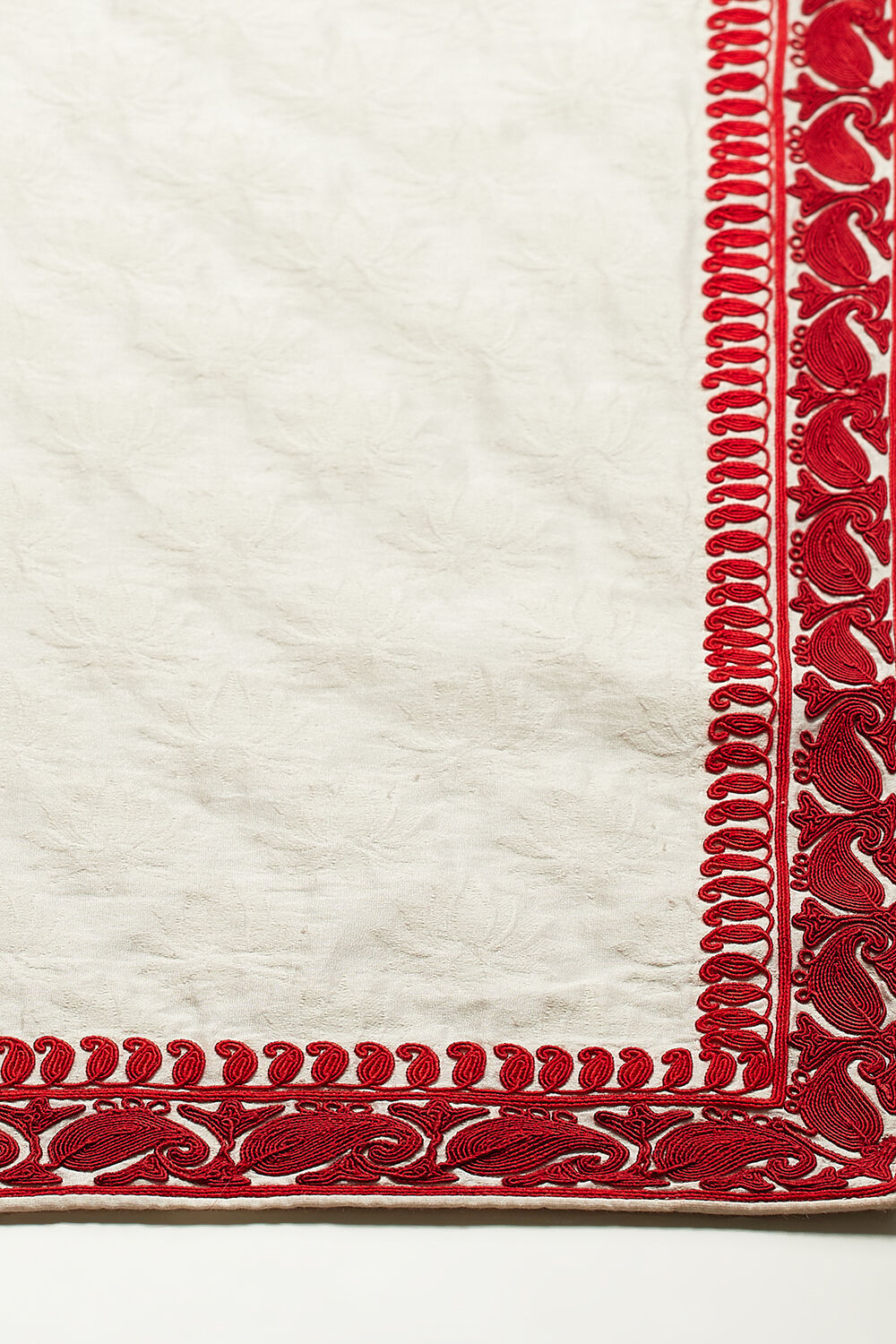 Off White Chanderi Silk Solid Saree With Blouse image number 1