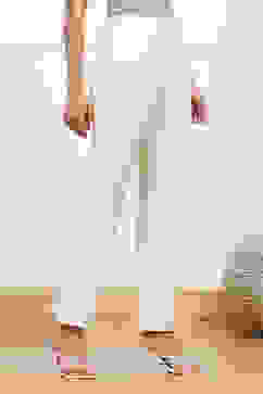 Beige Solid Stretchable Relaxed Fit Pants image number 3