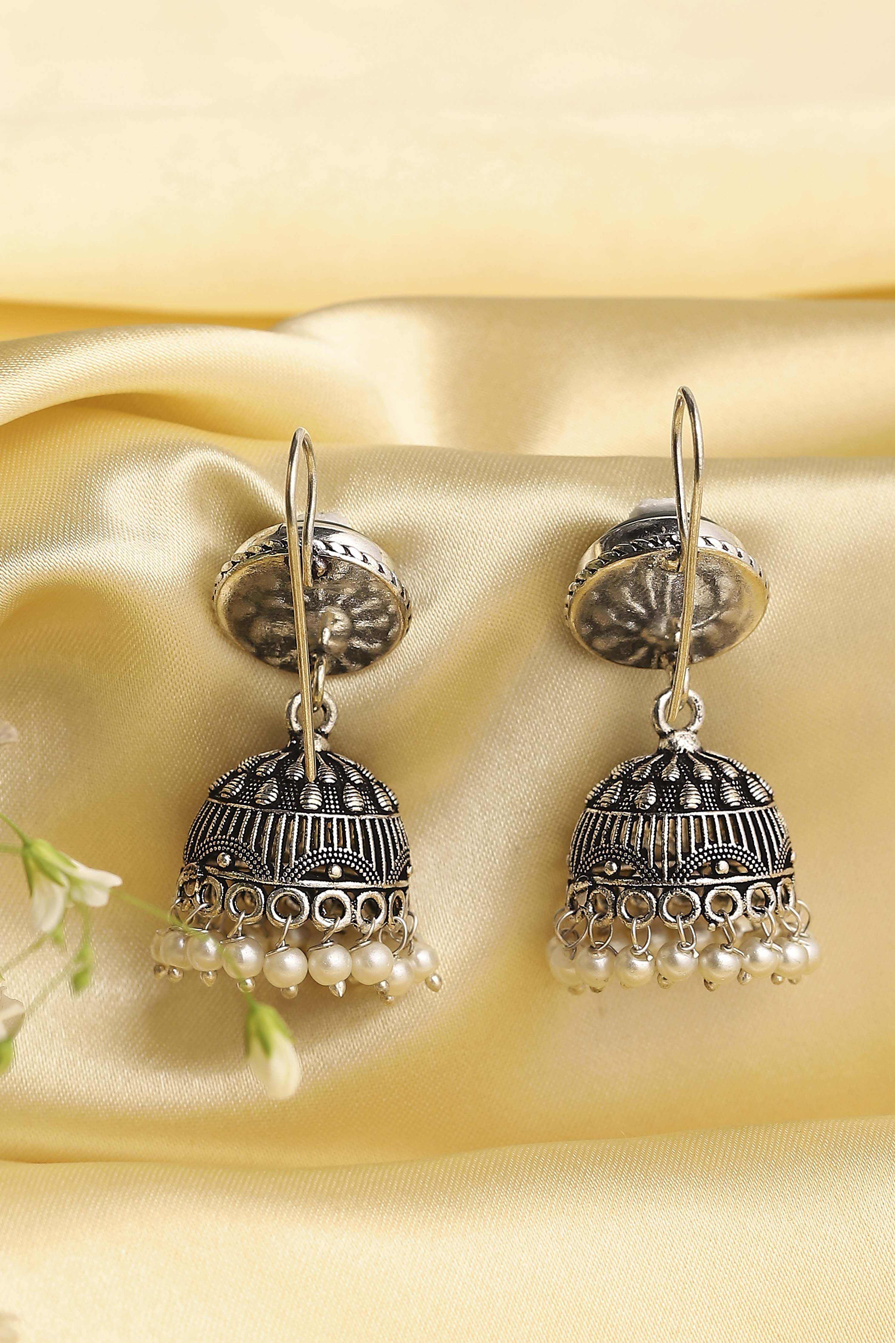 Green Stone Embellished Earrings image number 2