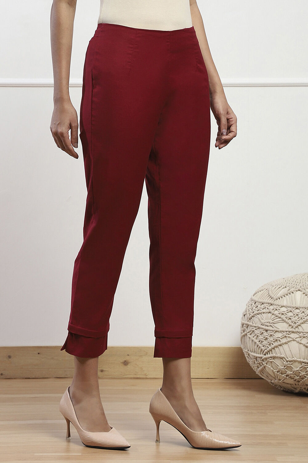 Towny Port Cotton Blend Narrow Pants image number 3