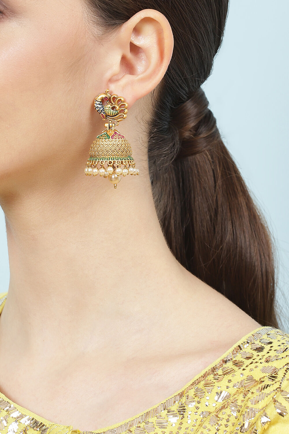 Gold Alloy Earrings image number 1
