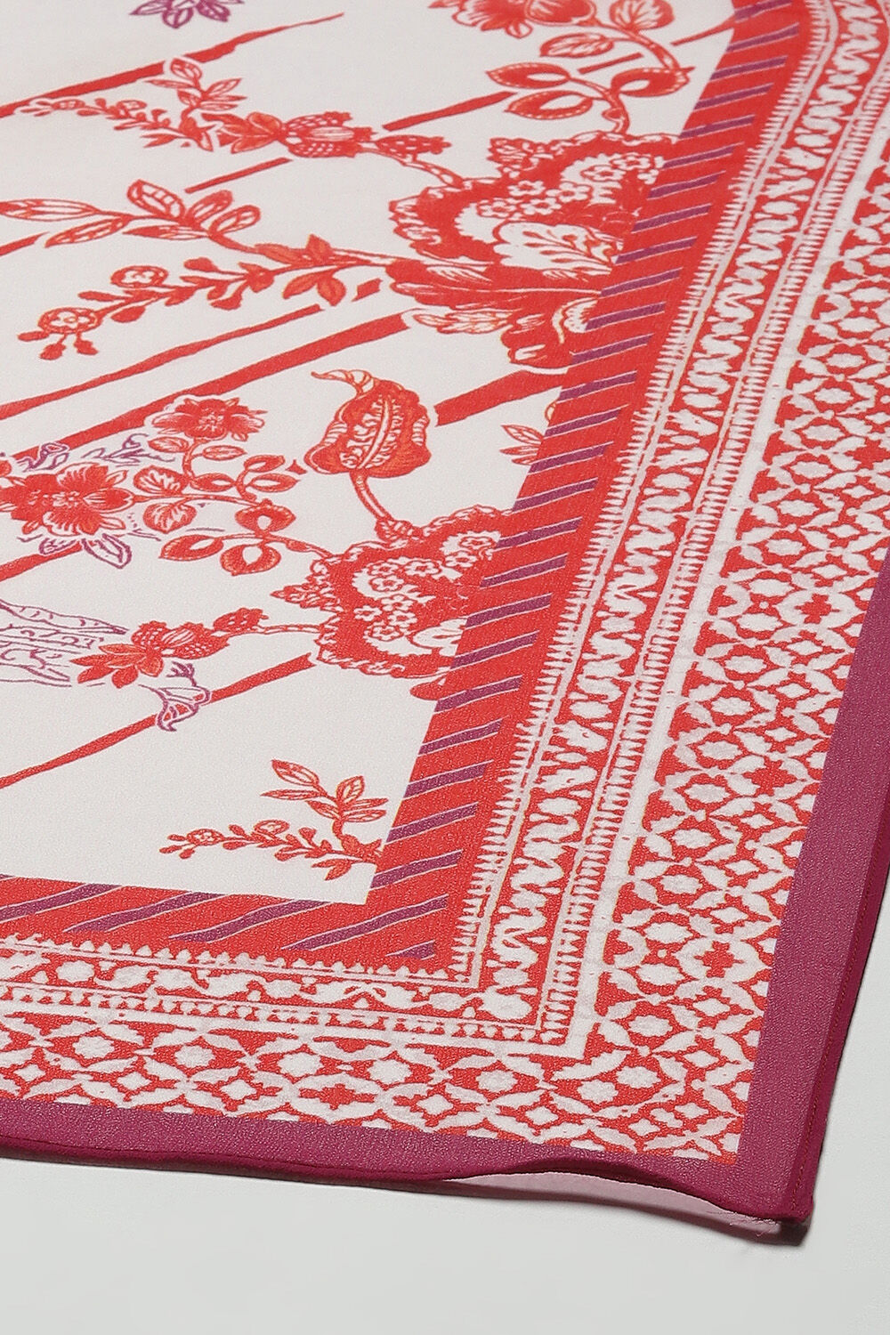 Yellow Viscose Straight Suit set image number 3