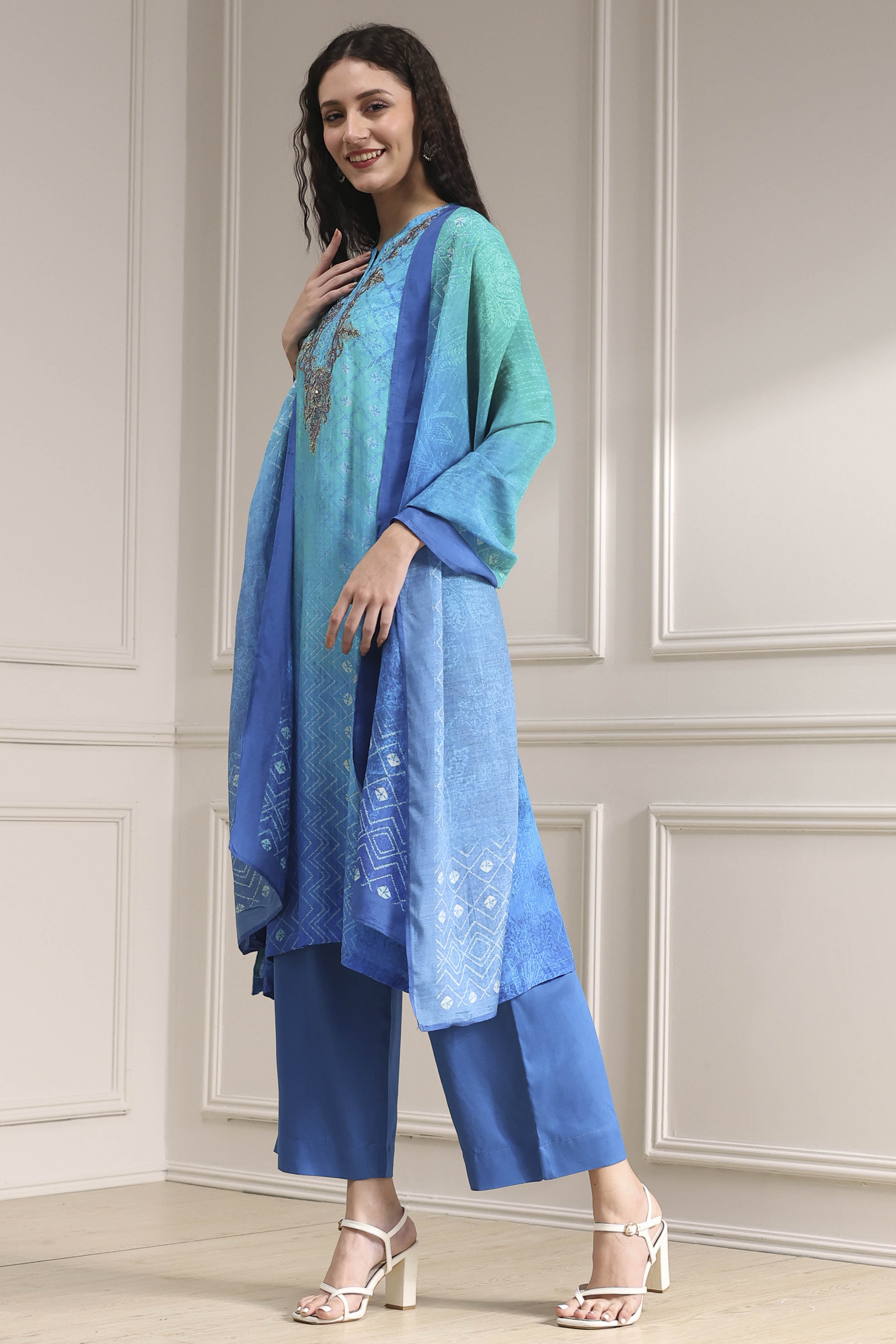 Turquoise Printed Straight Suit Set image number 3