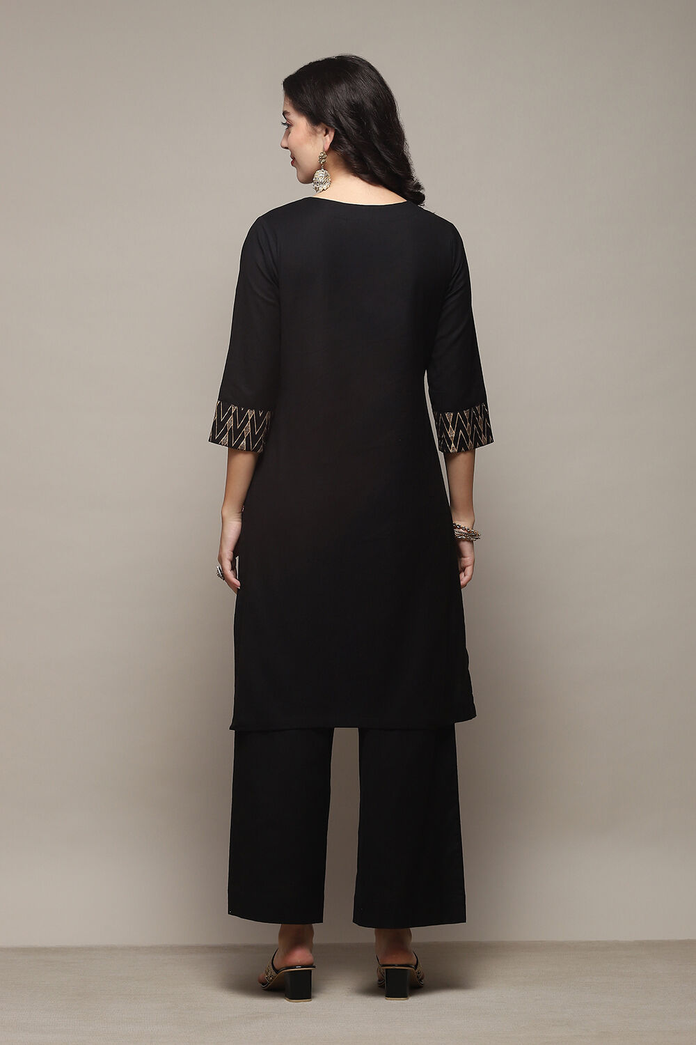 Black Cotton Blend Relaxed Kurta Palazzo Suit Set image number 4