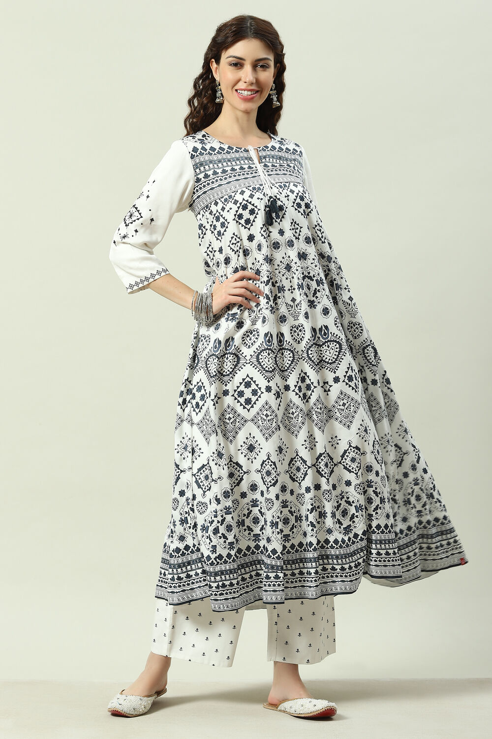 Black And White Viscose Flared Kurta Set image number 6