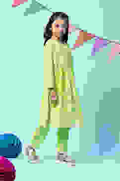 Parrot Green Cotton Gathered Kurta Narrow Pants 2 Piece Set image number 5