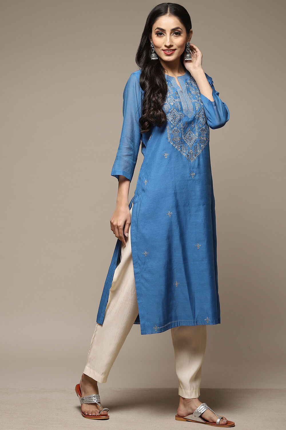 Blue Cotton Blend Straight Yarndyed Kurta image number 0