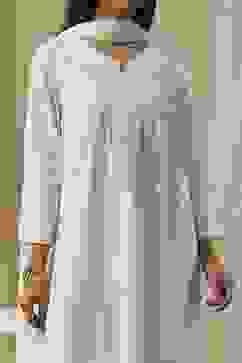 Off-White Modal Chikankari Straight Suit Set image number 1