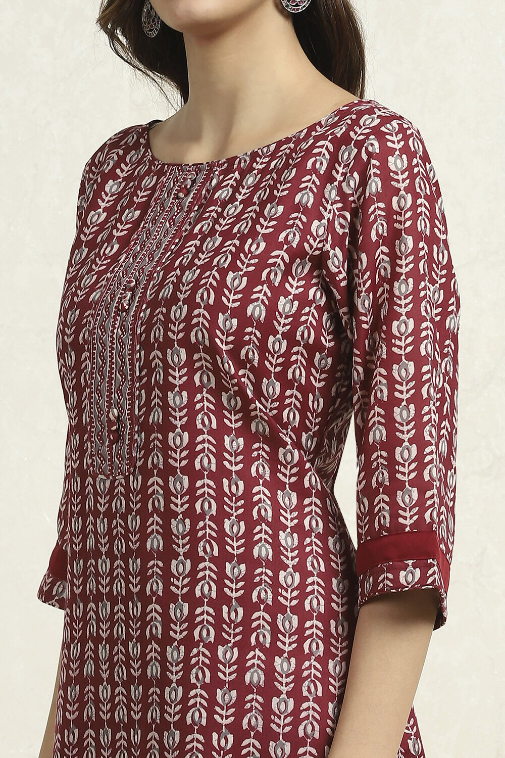 Red Cotton Blend Printed Unstitched Suit Set image number 2