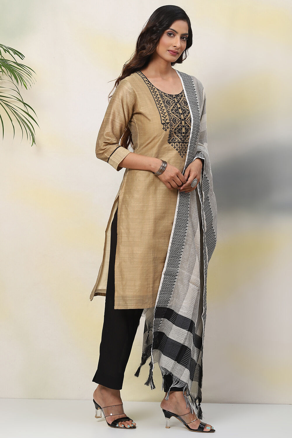 Peach Chanderi Hand Block Print Unstitched Suit Set image number 5