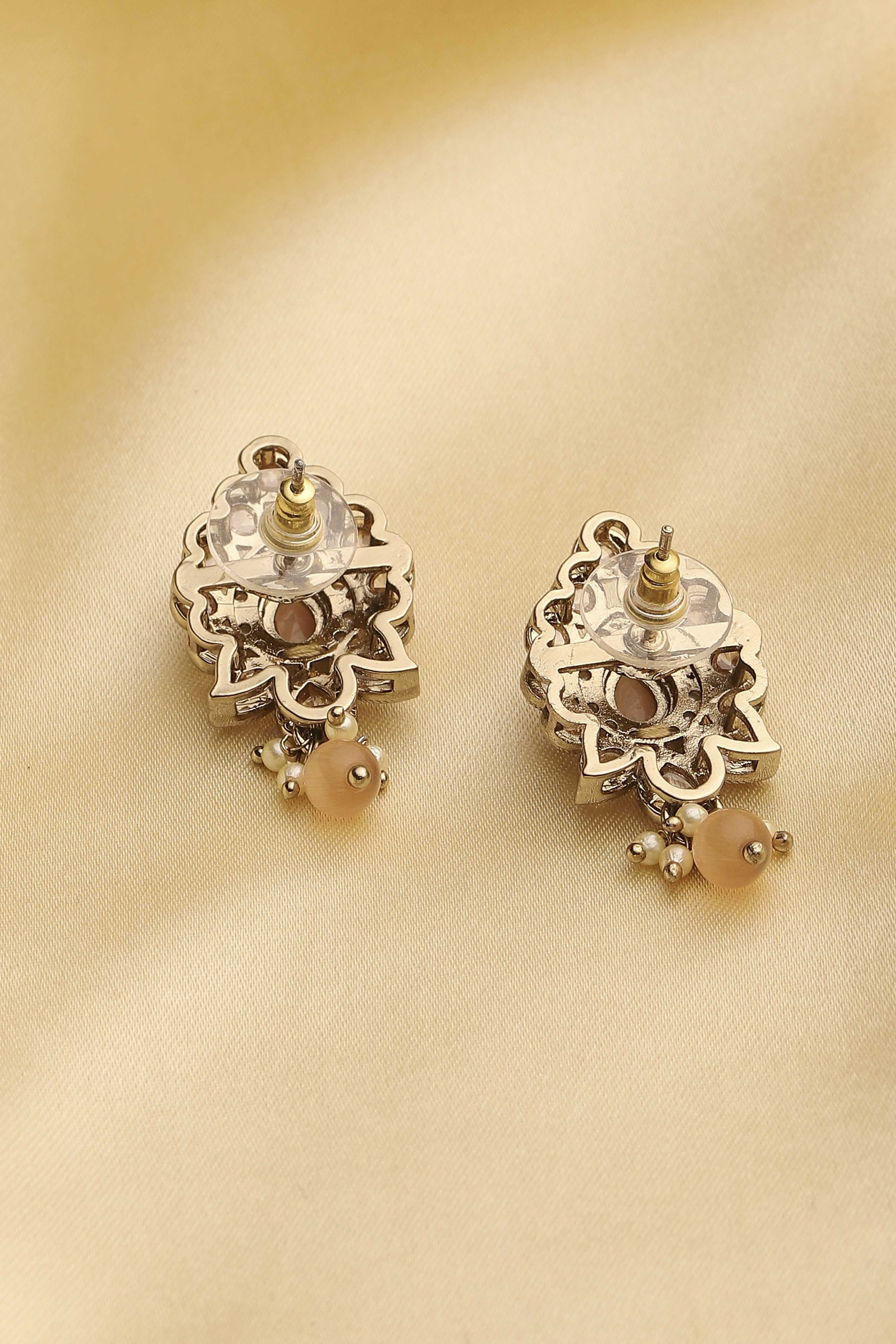 Peach Pearl Earrings image number 2
