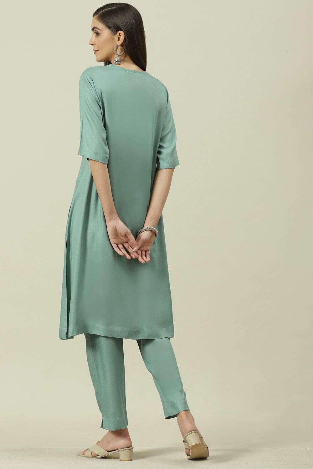 Sage Green Solid LIVA Straight Kurta Slim Pant Suit Set image number 4