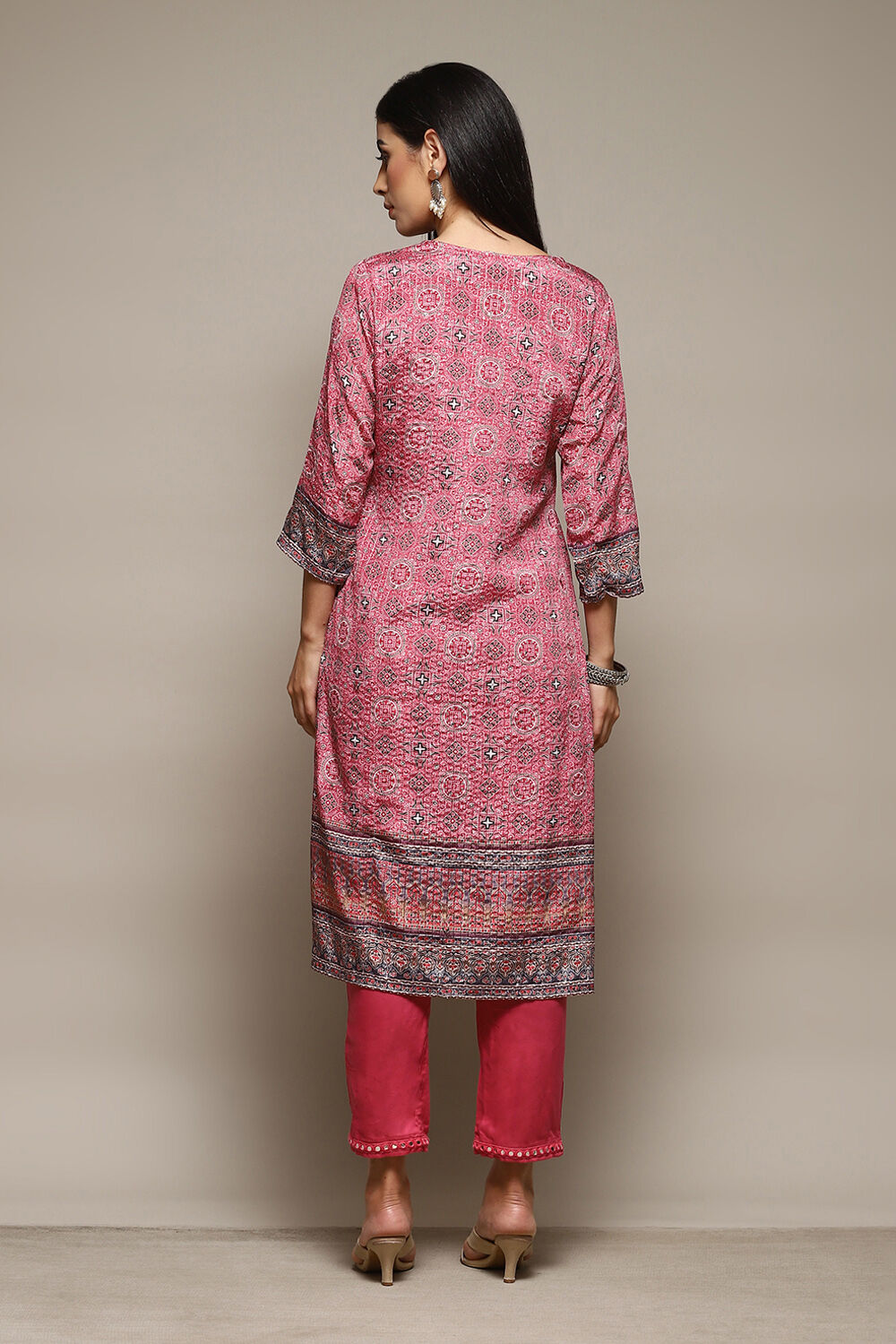 Pink Viscose Straight Kurta Slim Pant Suit Set image number 4