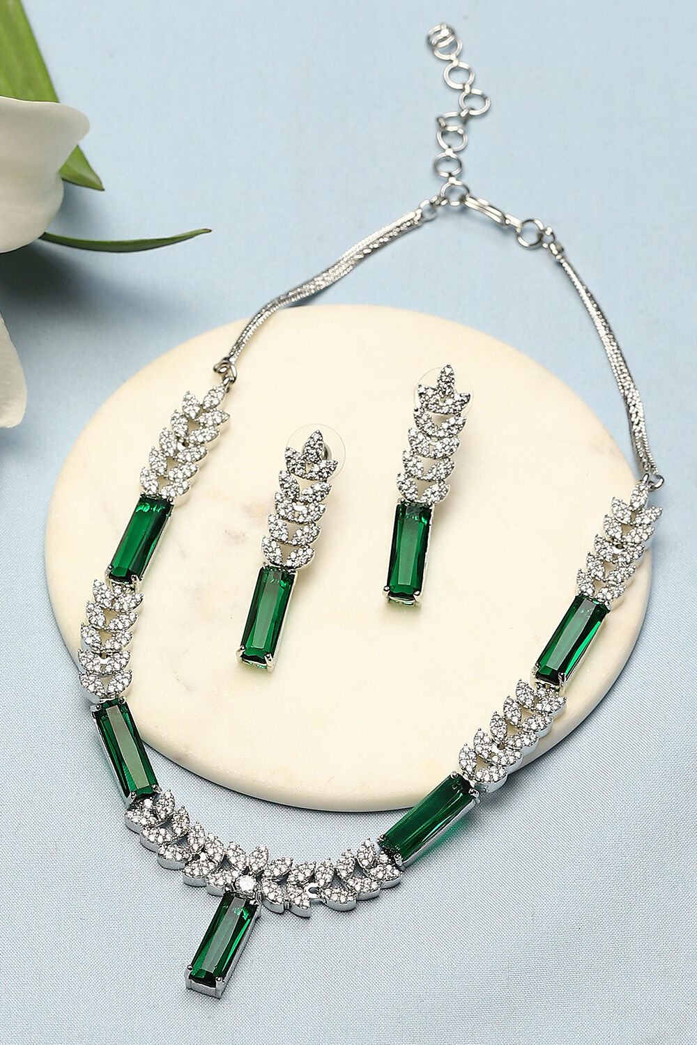 Emerald Green Brass Necklace Set image number 0