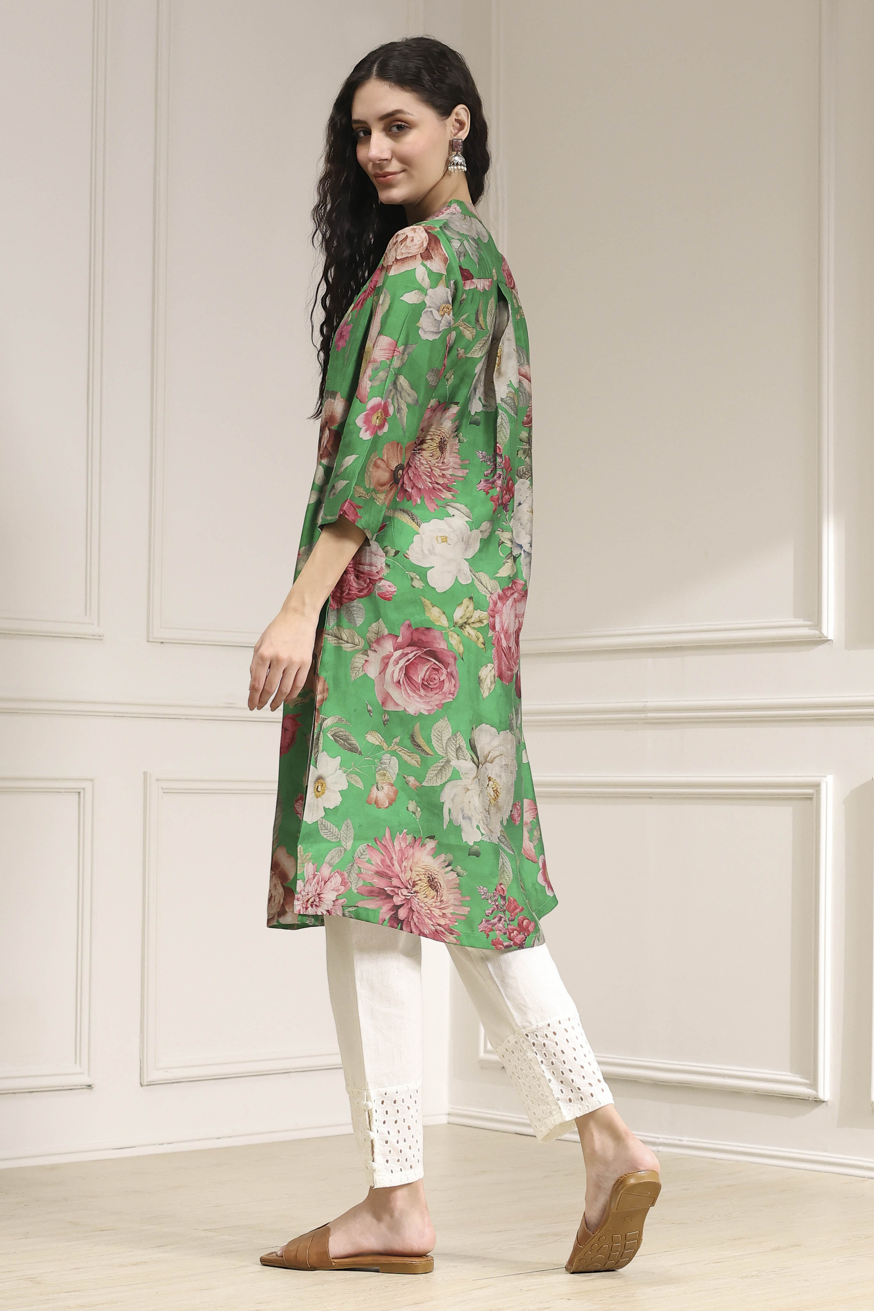 Green Floral Printed Straight Kurta image number 3
