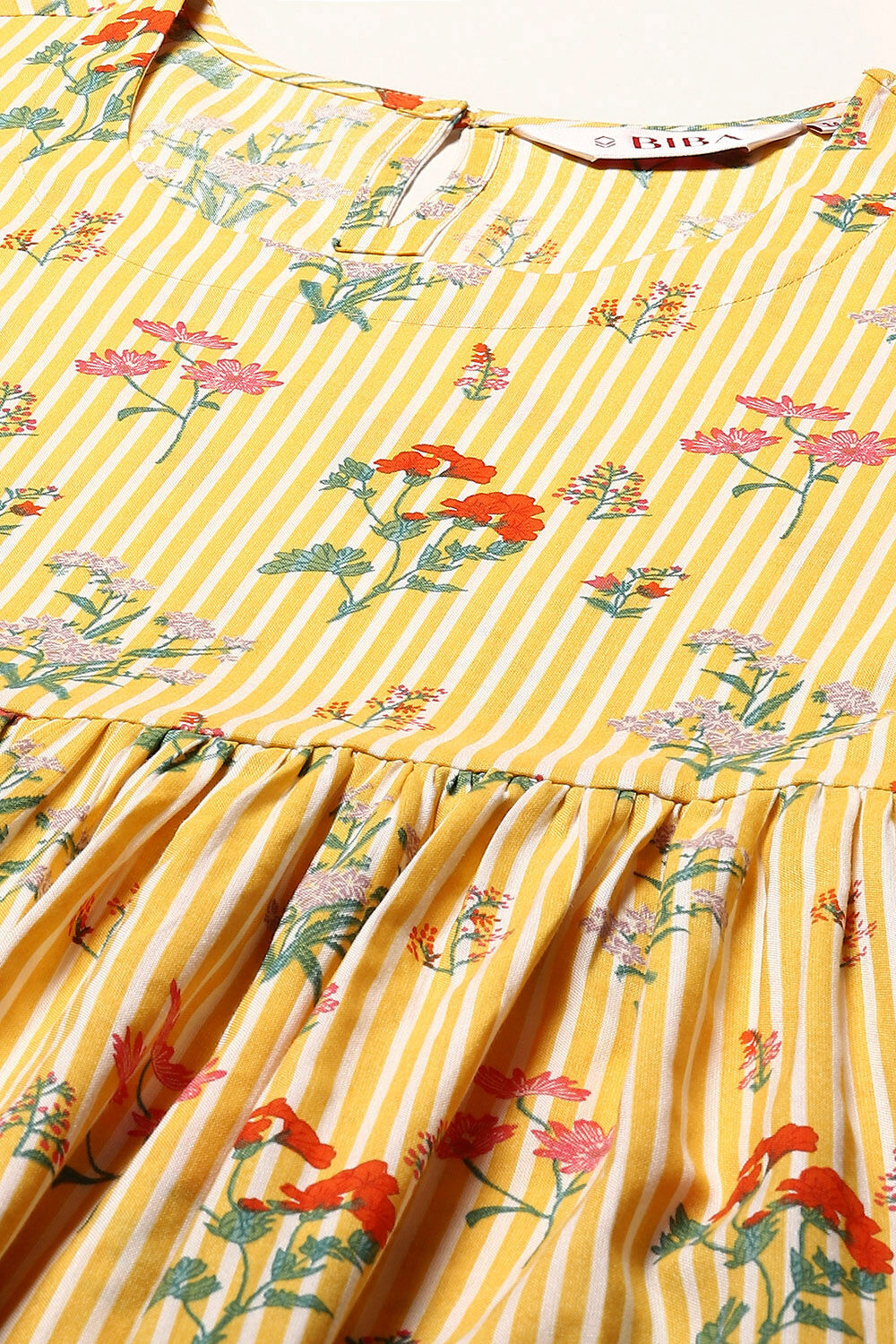 Yellow Rayon Straight Printed Kurta image number 1